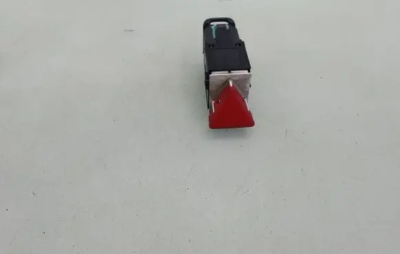 Volkswagen PASSAT B6 Hazard light switch 3C0953509A