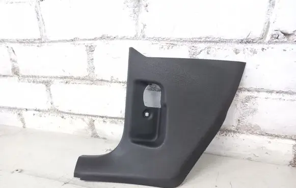 Foot area side trim