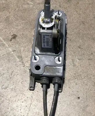 Volkswagen Eos Gear shifter/selector 1K0711049CM 06388261K0