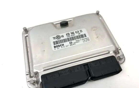 Volkswagen PASSAT B5.5 Engine control unit/module 038906019EK 0281010667