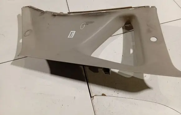 Toyota Corolla Verso AR10 (D) pillar trim (bottom) 624700F010