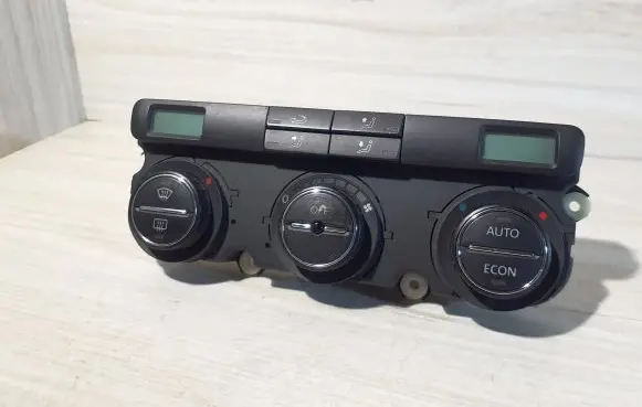 Volkswagen Golf Plus Climate control unit 74641420