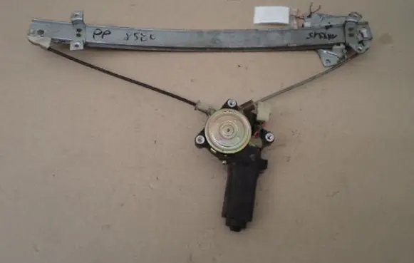 Mitsubishi Space Wagon Front door window regulator with motor