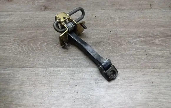 Volvo V70 Front door check strap stopper 8650060 6670