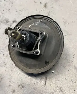 Mitsubishi Pajero Brake booster