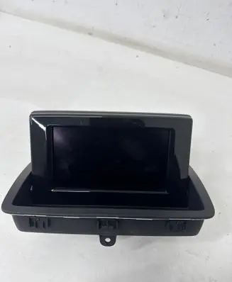 Audi Q3 8U Screen/display/small screen 8U0857273A 09092011 509414
