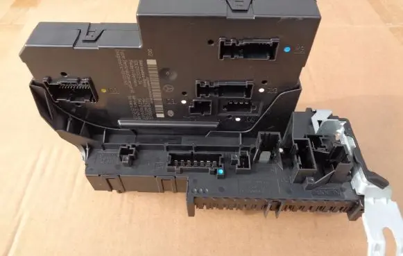 Mercedes-Benz E W212 SAM control unit A2129000022