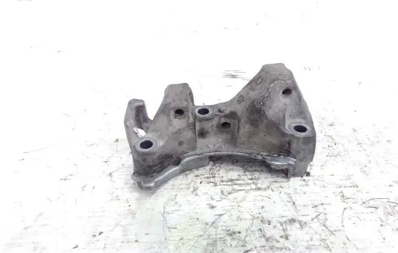 Peugeot 508 Engine mounting bracket 9688615780
