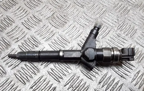 Nissan Primera Fuel injector aw421aw4