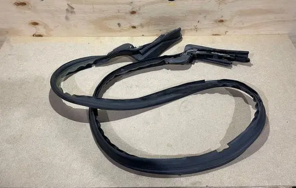 Mercedes-Benz C W205 Seal rubber (tailgate) A2057500498 0063316
