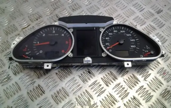 Audi A6 S6 C6 4F Speedometer (instrument cluster) 4F0920951 4F0910900C