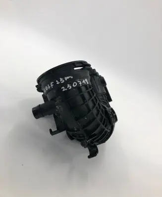 Volkswagen Golf VIII Throttle valve 04e133062s