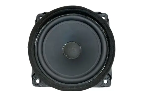 Hyundai i40 Subwoofer speaker 963303Z050