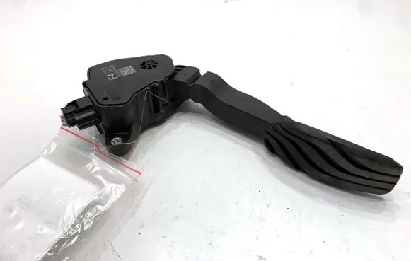 Nissan Qashqai J12 Accelerator throttle pedal 180026UA3B