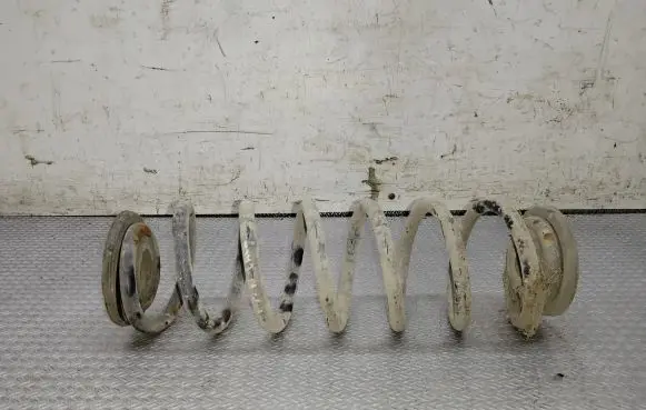 Volkswagen Touran I Rear coil spring
