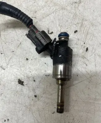 Nissan Juke I F15 Fuel injector 166001KC0A