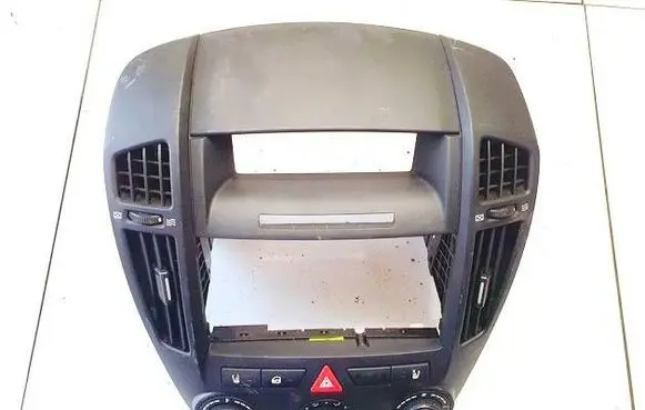 KIA Ceed Dash center air vent grill 847401h010 84740-1h010