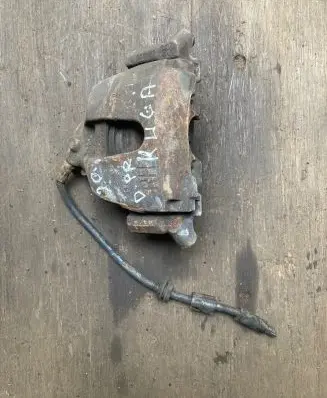 Ford Kuga I Front brake caliper