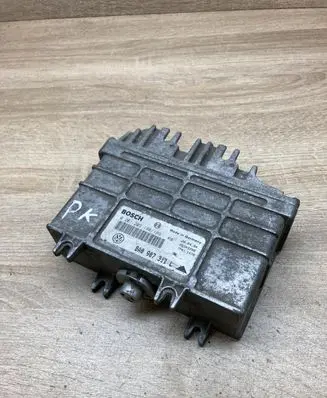 Volkswagen PASSAT B4 Engine control unit/module ECU 8A0907311L 0261203188