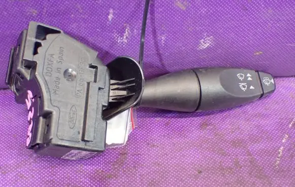 Ford Fiesta Wiper turn signal indicator stalk/switch 
