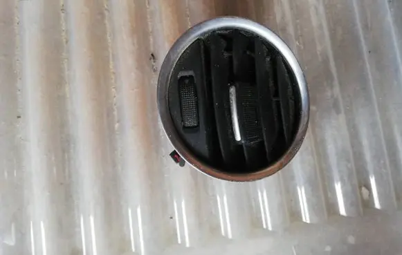 Audi A4 S4 B6 8E 8H Dash center air vent grill 8h0820901d