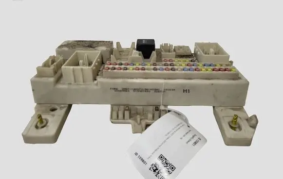 Ford C-MAX I Fuse module 3M5T14A073 3M5T14014 4K80199040618