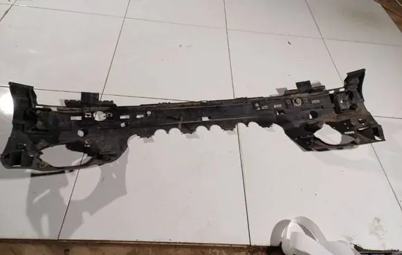 Volvo S60 Front bumper mounting bracket 9178213