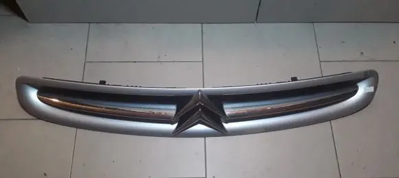 Citroen Xsara Picasso Front grill 9632099177