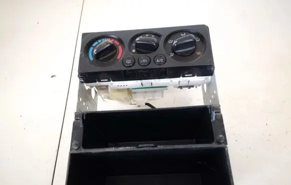 Subaru Legacy Climate control unit 72311ae060