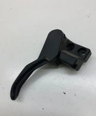 Volkswagen PASSAT B5.5 Engine bonnet (hood) release handle 3B1823533