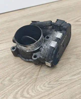 Volvo V70 Throttle valve 8692720 06W233 0281002701