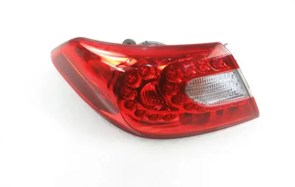 Infiniti M Rear/tail lights