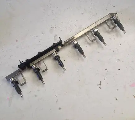 BMW 5 E60 E61 Fuel injector 7531634