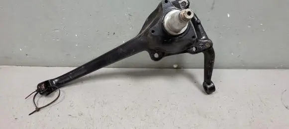 Mercedes-Benz 200 300 W123 Front wheel hub spindle knuckle