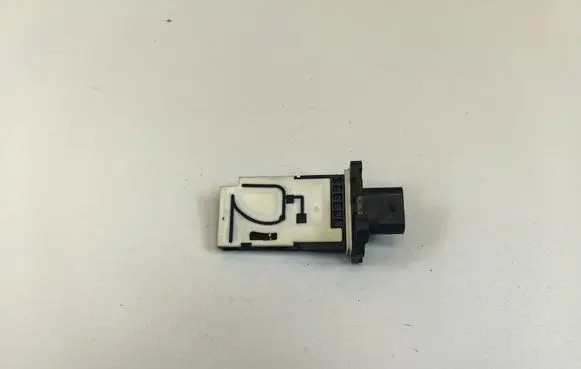 BMW 5 F10 F11 Mass air flow meter 13628570107 8570107