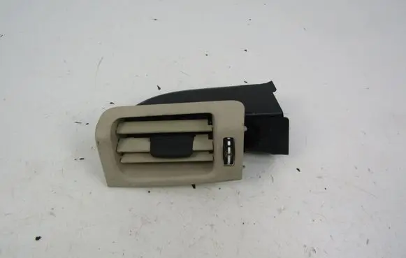 Volvo XC60 Dash center air vent grill 06E5366LB