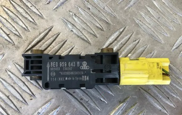 Audi A4 S4 B7 8E 8H Airbag deployment crash/impact sensor 8E0959643B 691433 230207