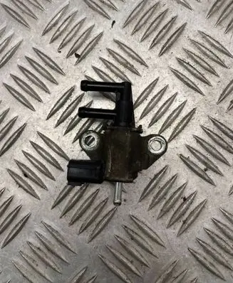 Nissan Juke I F15 Valve vacuum K5T48584