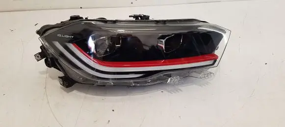 Volkswagen Polo VI Headlight/headlamp