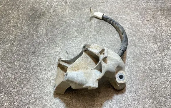 Mercedes-Benz Sprinter W907 W910 Engine mounting bracket A6542240500