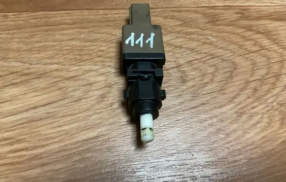 Alfa Romeo 147 Brake pedal sensor switch 46840511 1029B