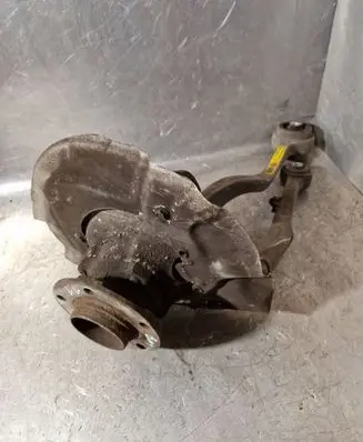 Front wheel hub