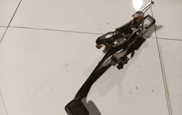 Toyota Auris 150 Clutch pedal 