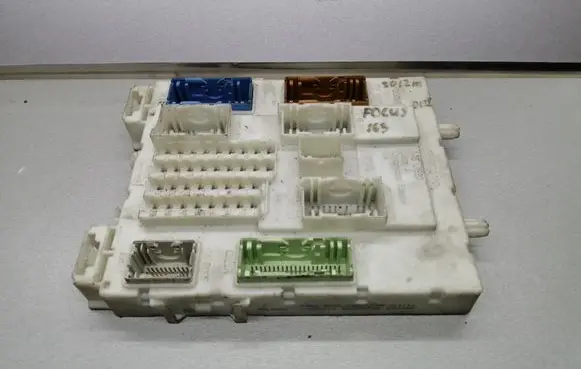 Ford Focus Fuse module BV6N14A073ET