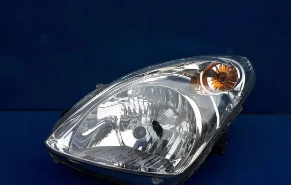 Nissan Pixo Headlight/headlamp 10017115