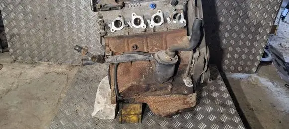 Volkswagen Golf III Engine 032103021