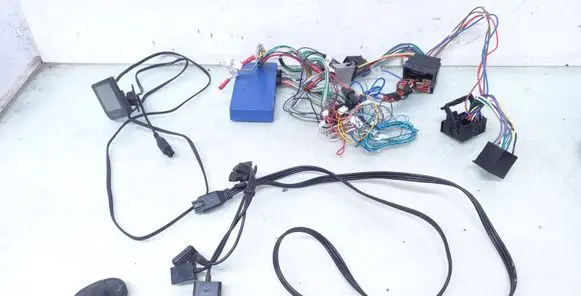 Volkswagen Touran I Hands-free kit 
