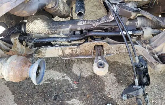 Volkswagen Tiguan Steering rack 5N1423050Q