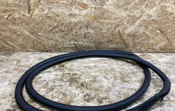 Bentley Flying Spur Rear door rubber seal (on body) 3W5867368C