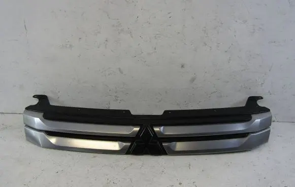 Mitsubishi Outlander Front bumper upper radiator grill 7450A959 7450A980